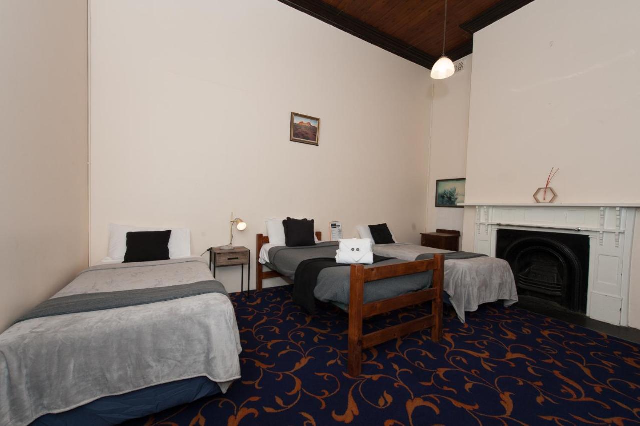Riverina Hotel Холбрук Экстерьер фото