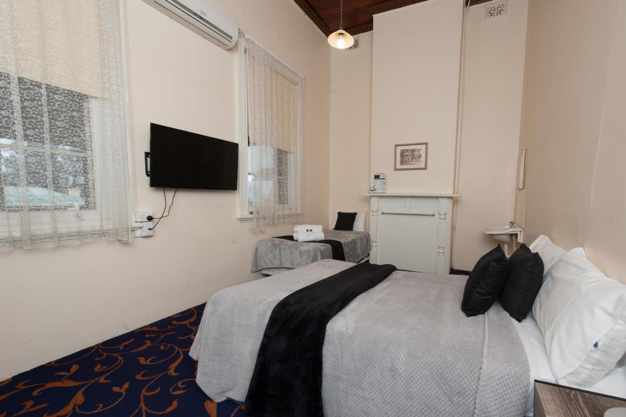 Riverina Hotel Холбрук Экстерьер фото