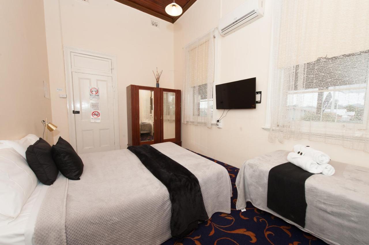 Riverina Hotel Холбрук Экстерьер фото