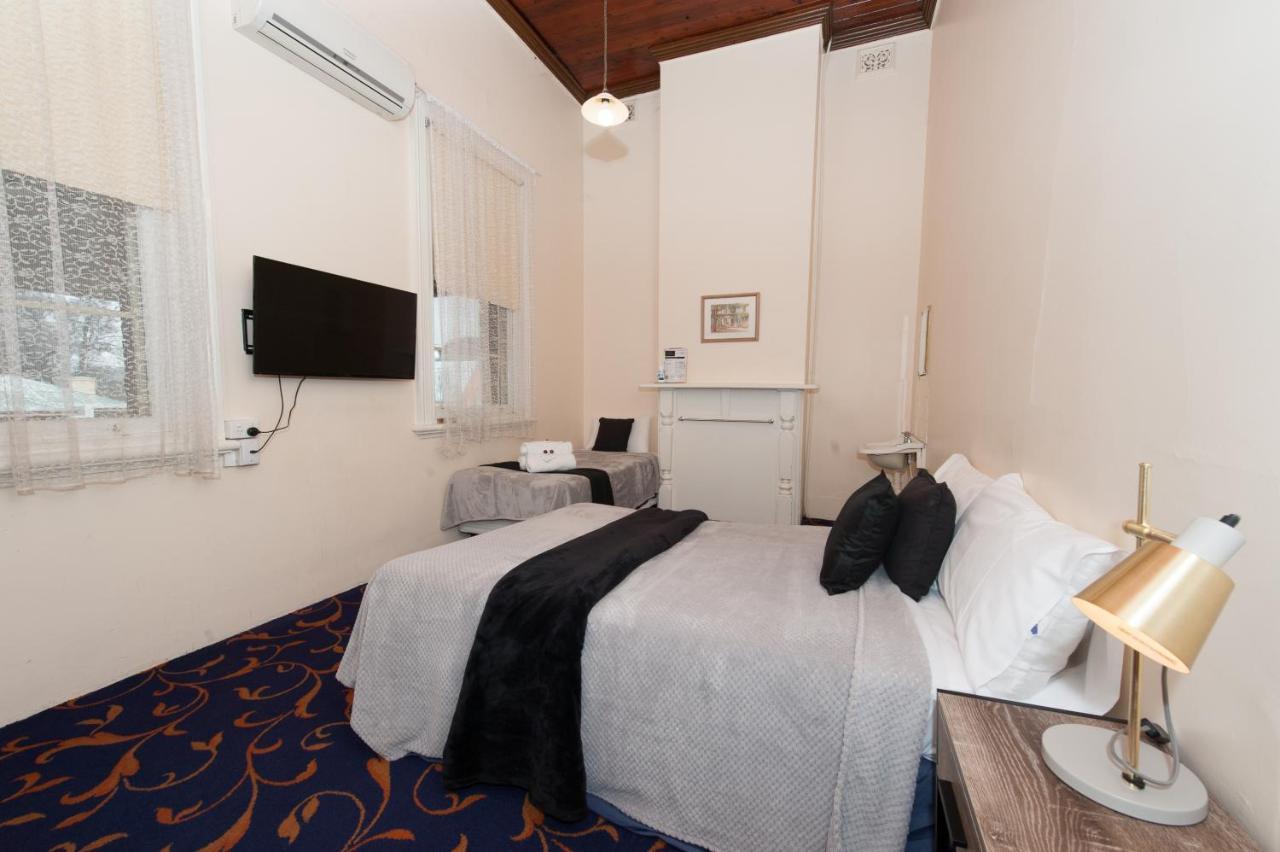 Riverina Hotel Холбрук Экстерьер фото